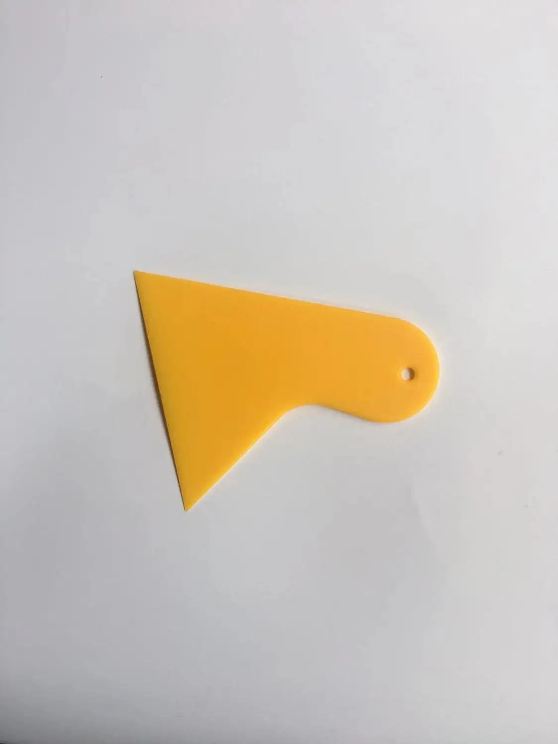 Маленький скребок для автомобильной фольги Желтый треугольник маленький