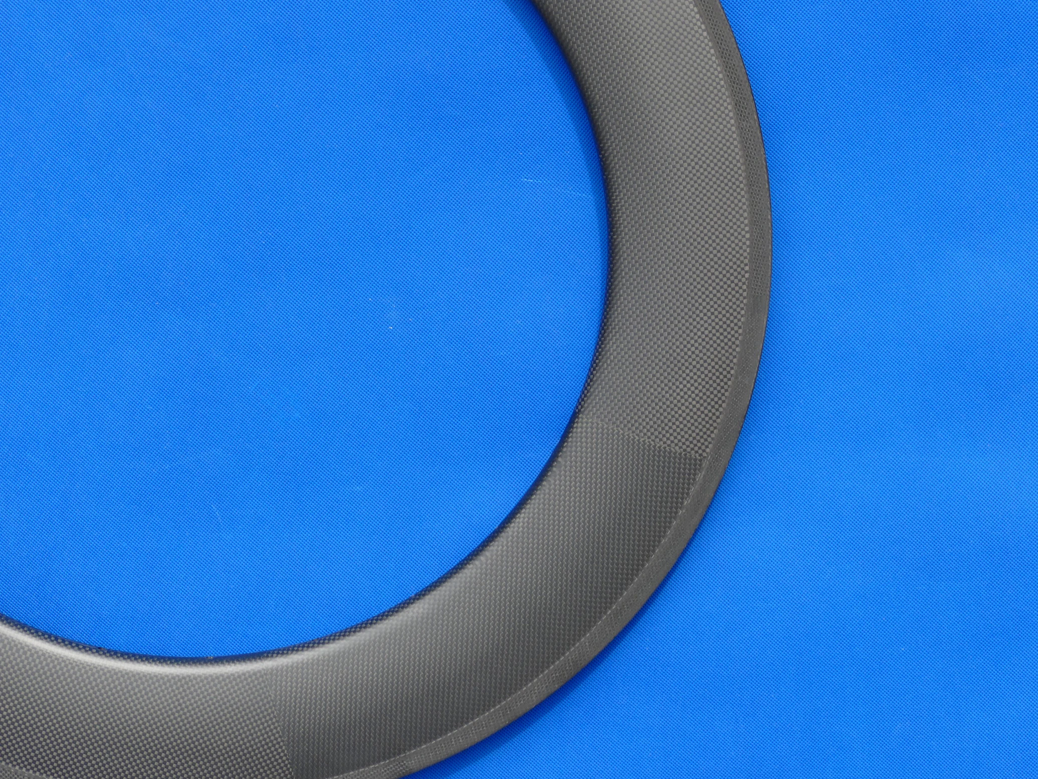 В комплект входит 1 пара ободов полностью карбоновые колеса для дорожного