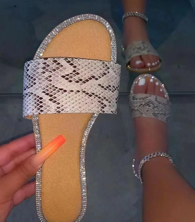 

2021 spring/summer women leopard print rhinestone single layer non-slip beach slippers outdoor versatile casual durable sandals