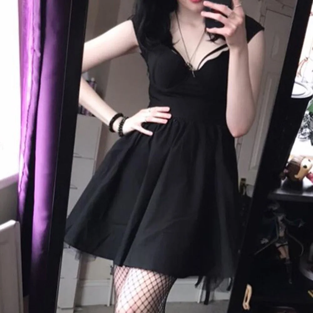 Женское платье с глубоким V образным вырезом черное Сетчатое составного кроя в