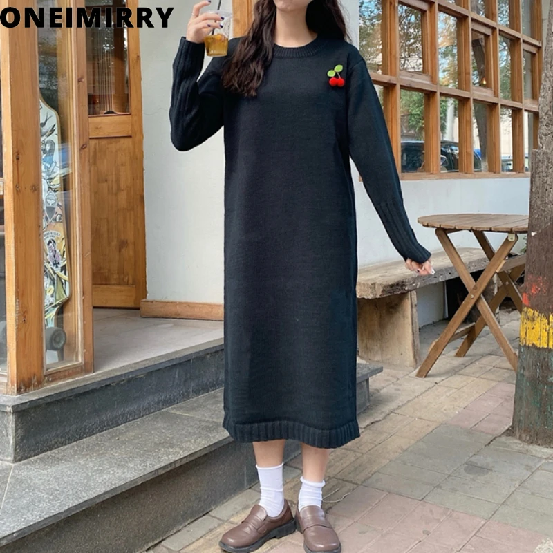 

Осень-зима 2021, платье-свитер, женские корейские прямые длинные платья, модные свободные вязаные черные платья средней длины с подвеской в ви...