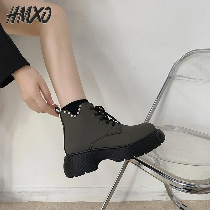 

HMXO Round Head Temperament Pearl Martin Boots Female Retro British Style Women's Boots Increase Casual Women's Short Boots