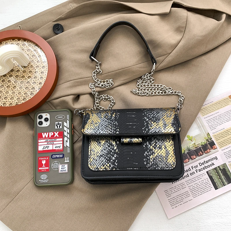 

2021 New fashion women's crossbody bag high quality snake pattern luxury design female shoulder Messenger bag elegant purse