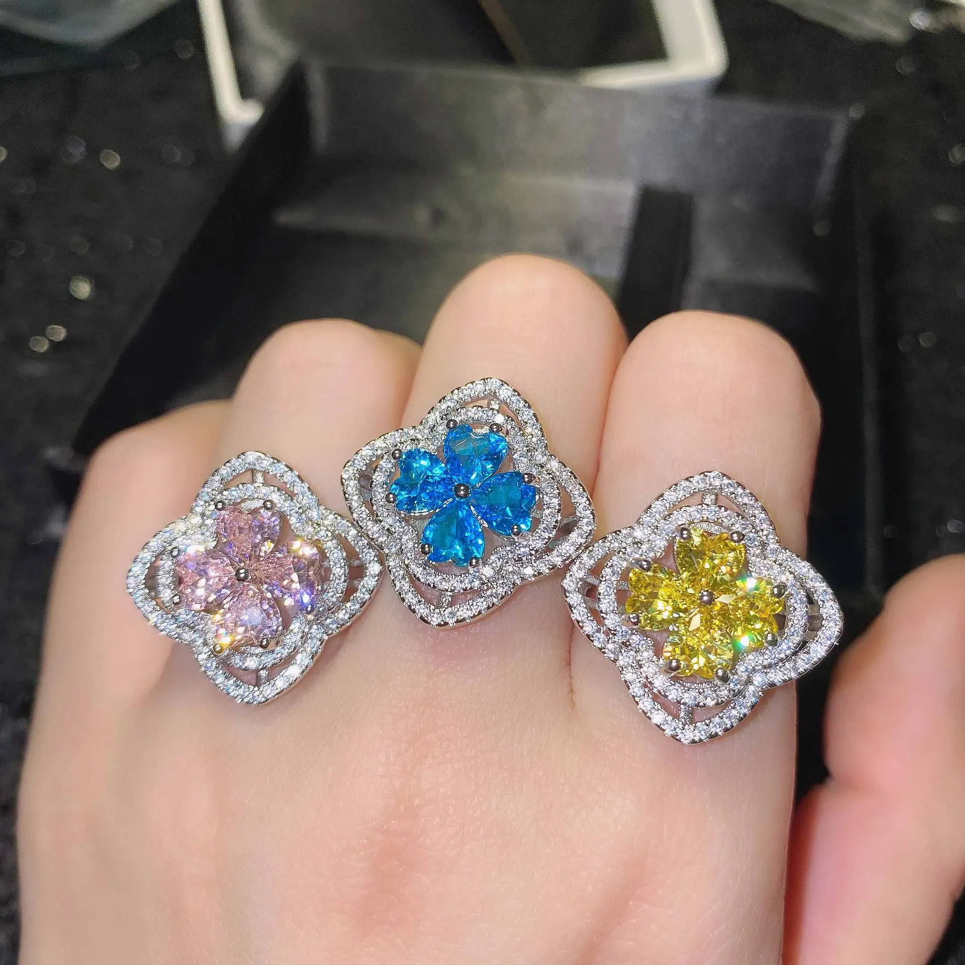 

Fashion Luxury Silver Color Flower Ring for Women Hollow Design Zircon Wedding Band Ring Girls Christmas Gift Jewelry