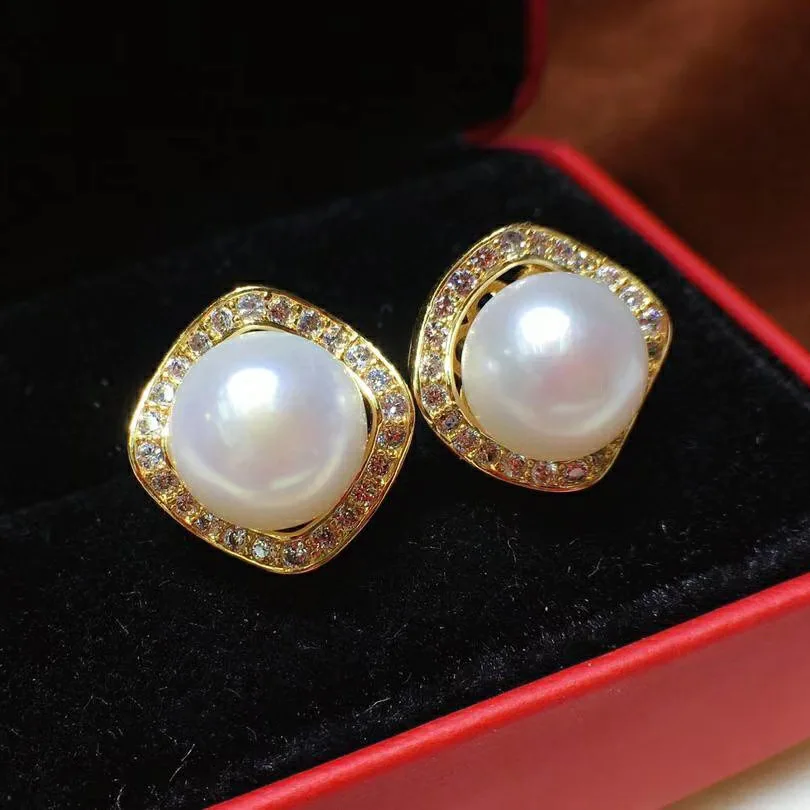 

Classic Gold Plated Imitation Pearl Stud Earrings Female Elegant Banquet Earrings Wedding Engagement Bridal Jewelry Lover's Gift