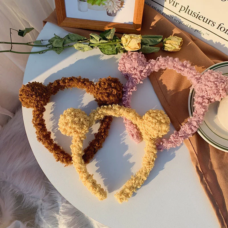 

Ободок для волос с милыми медвежьими ушками