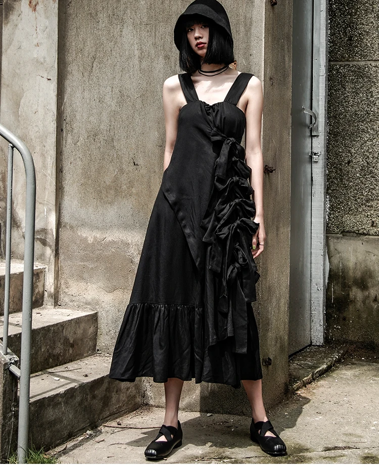 [EAM] New Spring Summer Spaghetti Strap Sleeveless Black Ruffles Split Joint Long Temperament Dress Women Fashion JW631