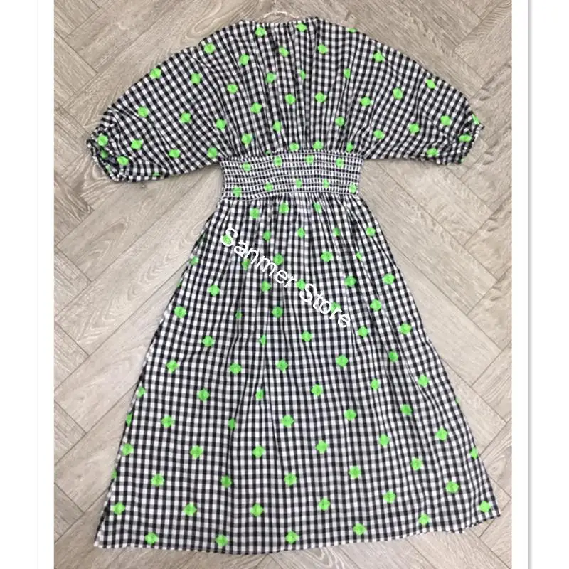 

Women Plaid Midi Dress V-neck Elastic Waist Embroidery Puff Sleeve Vintage A-line Elegant Dresses 2020 New