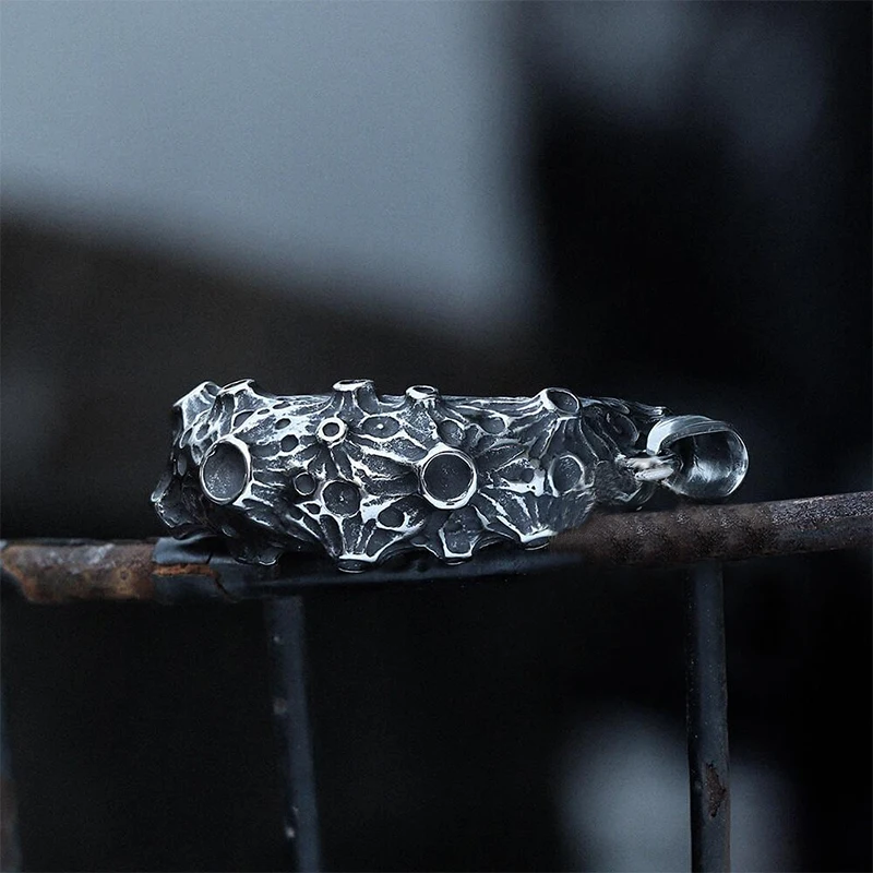 

Creative Hip-hop Rock Punk Locomotive Moon Skull Pendant Necklace Men's Party Jewelry Holiday Gifts Wholesale