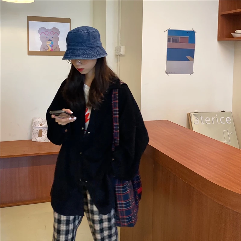 

Korean Corduroy Loose Shirts Tops Women Long Sleeve Turn-down Collar Pocket Loose Solid Fashion Female Blouses Blusas Mujer 2020