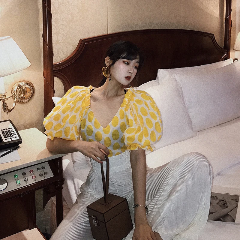 WHITNEY WANG блузки 2020 летняя модная уличная блузка с пышными рукавами и v-образным