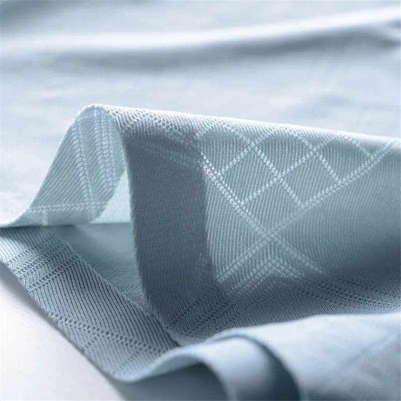 Тонкие и гладкие качественные мужские трусы с выпуклым дизайном шелковые