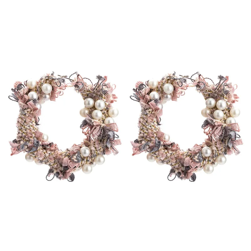 Серьги-кольца с искусственным жемчугом и плюшевой подвеской | Украшения