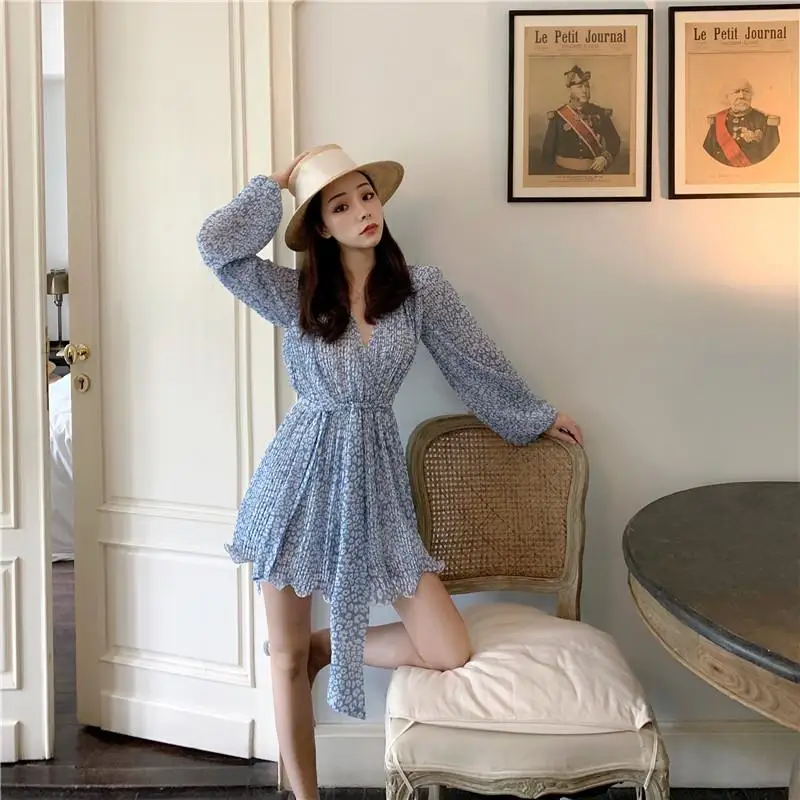 

French Fashion Women Loose Temperament Long-Sleeved V-Neck Chiffon Waist Jumpsuit Slimming Seaside Beach Travel Vacation Wide-L