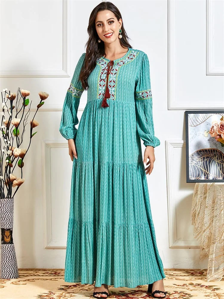 Женское платье макси Siskakia этническое с вышивкой осень 2020 кисточками на завязках