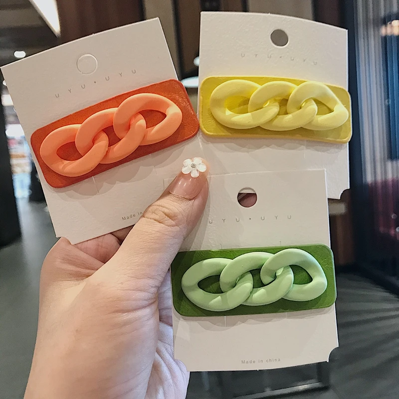 Женская кожаная заколка для волос с разноцветной цепочкой| |