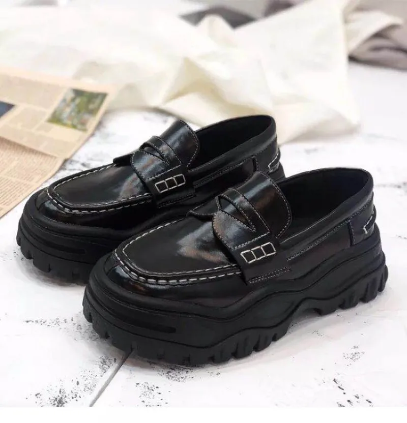 Лоферы женские на толстой подошве повседневные кожаные туфли платформе