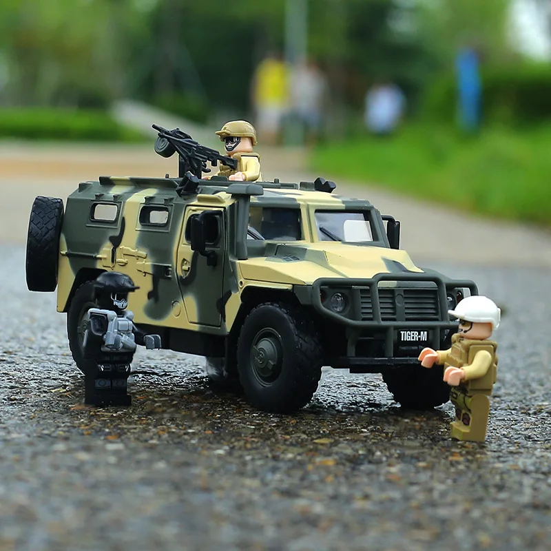 Литая 1:32 модель автомобиля из сплава электронная имитация военной техники