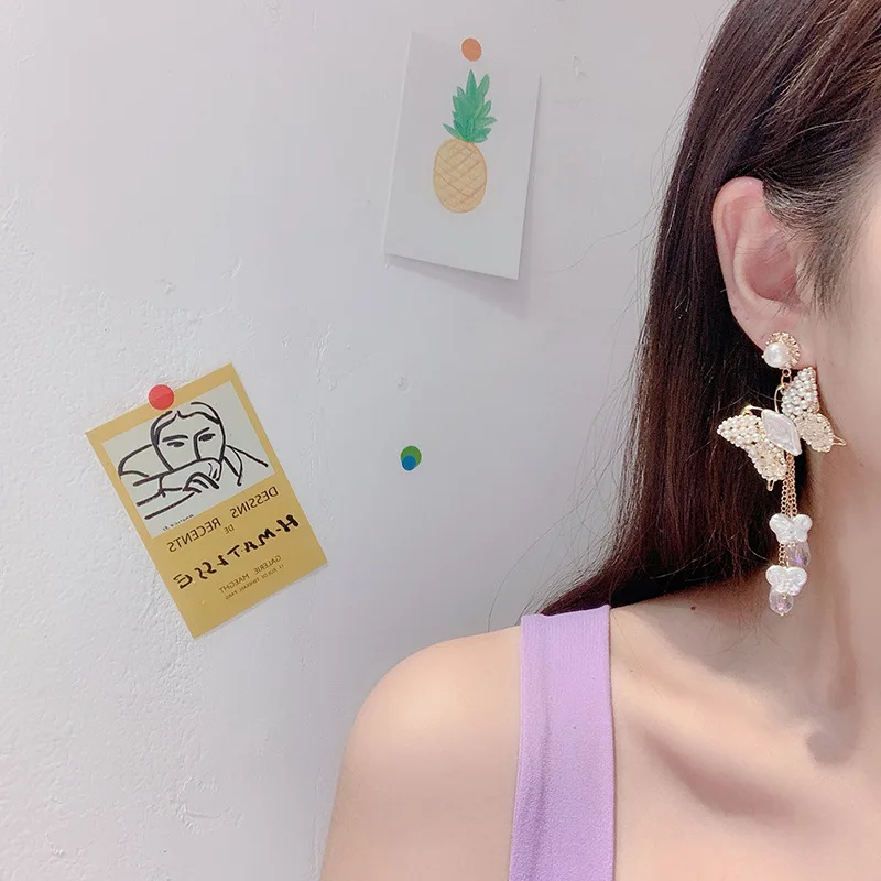 

Korean Fashion Elegant Imitation Pearl Butterfly Long Drop Earrings For Women 2020 Trendy Charm Exaggerate Dangle Earring bijoux