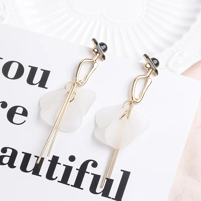 Женские серьги с кисточками HelloMiss длинные серьги-гвоздики белыми лепестками