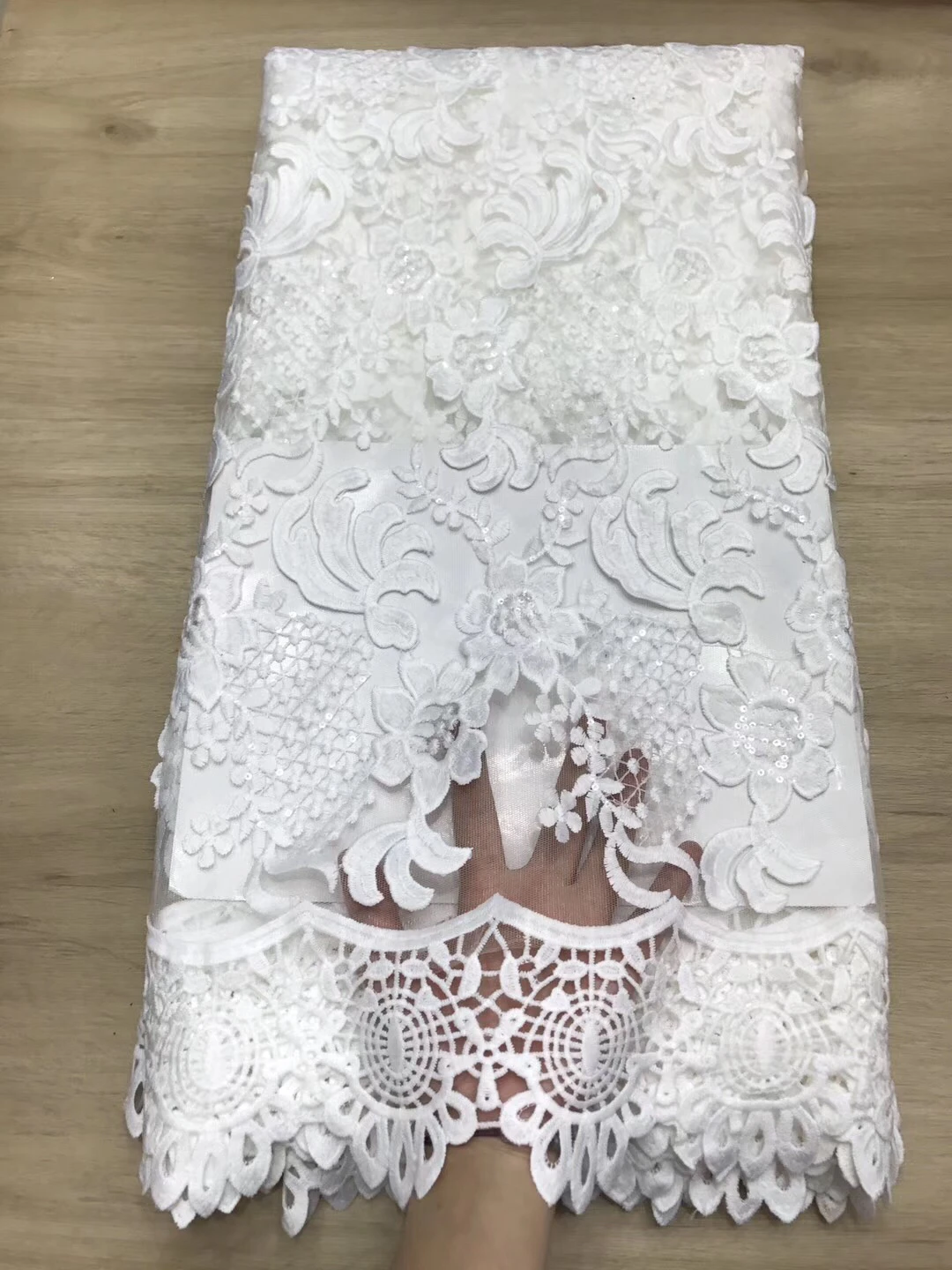 

Fashionest 3D Applique Milk Silk Lace French African Tulle Lace Fabric High Quality Nigerian Lace Fabric For Wedding Sewing