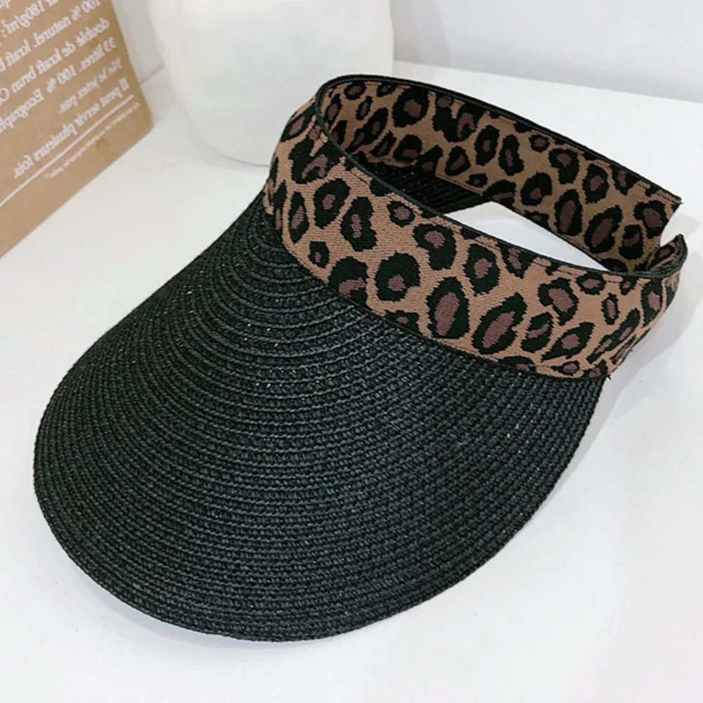 Пустая пляжная соломенная шляпа с широкими полями леопардовым принтом