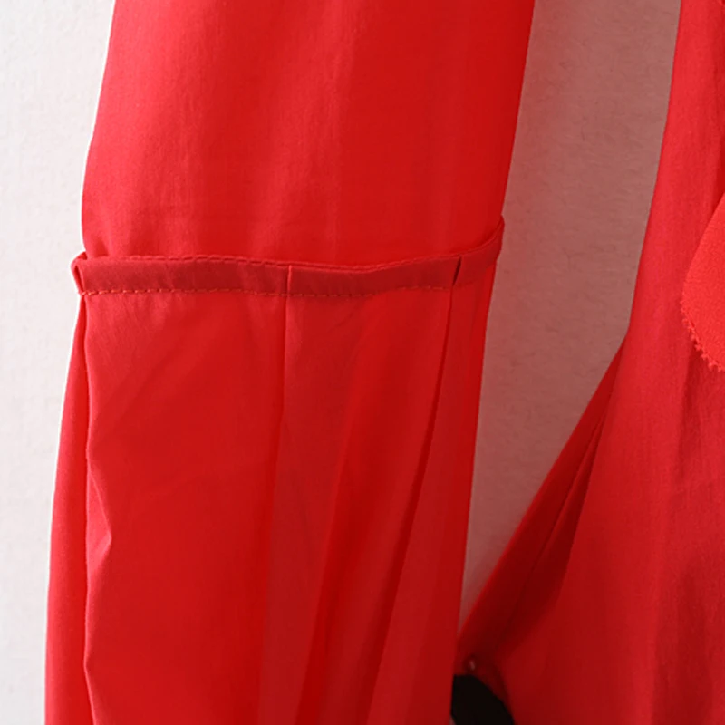 Женская офисная блузка с длинными рукавами-фонариками и воротником-стойкой |