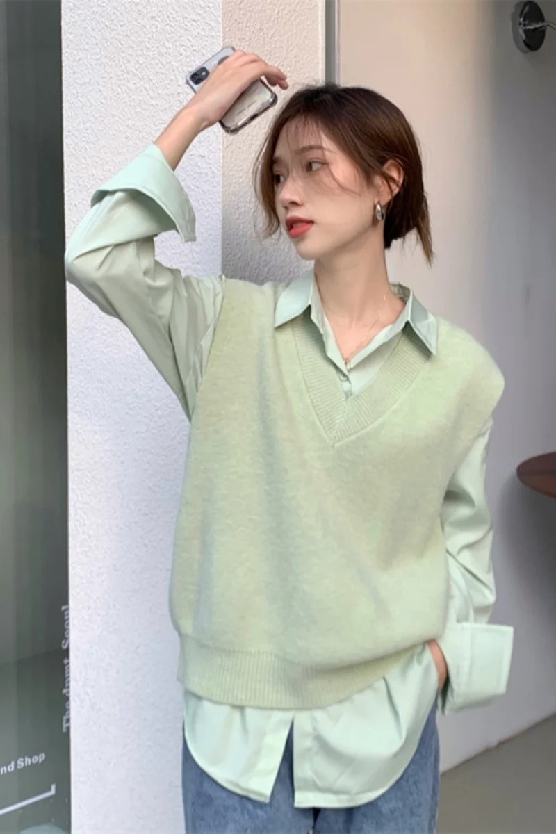 Женский жилет с V-образным вырезом |