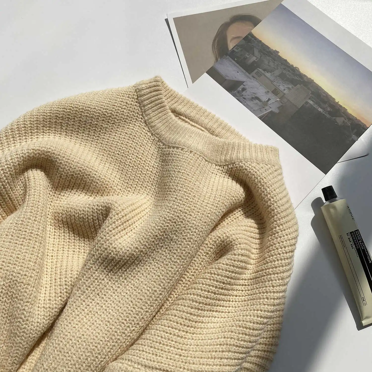 

COZOK Languid Orange Mohair Women's Thickened White Round Neck Pullover 6678