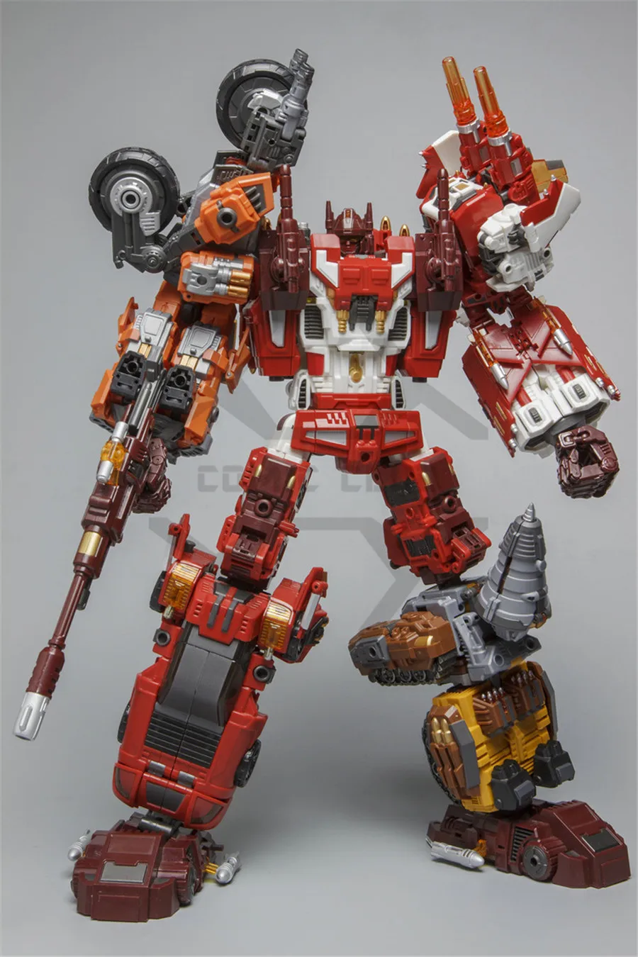 В наличии фигурка героя из комиксного клуба трансформер Warbotron Wb 03 Race Computron 5 в 1 |
