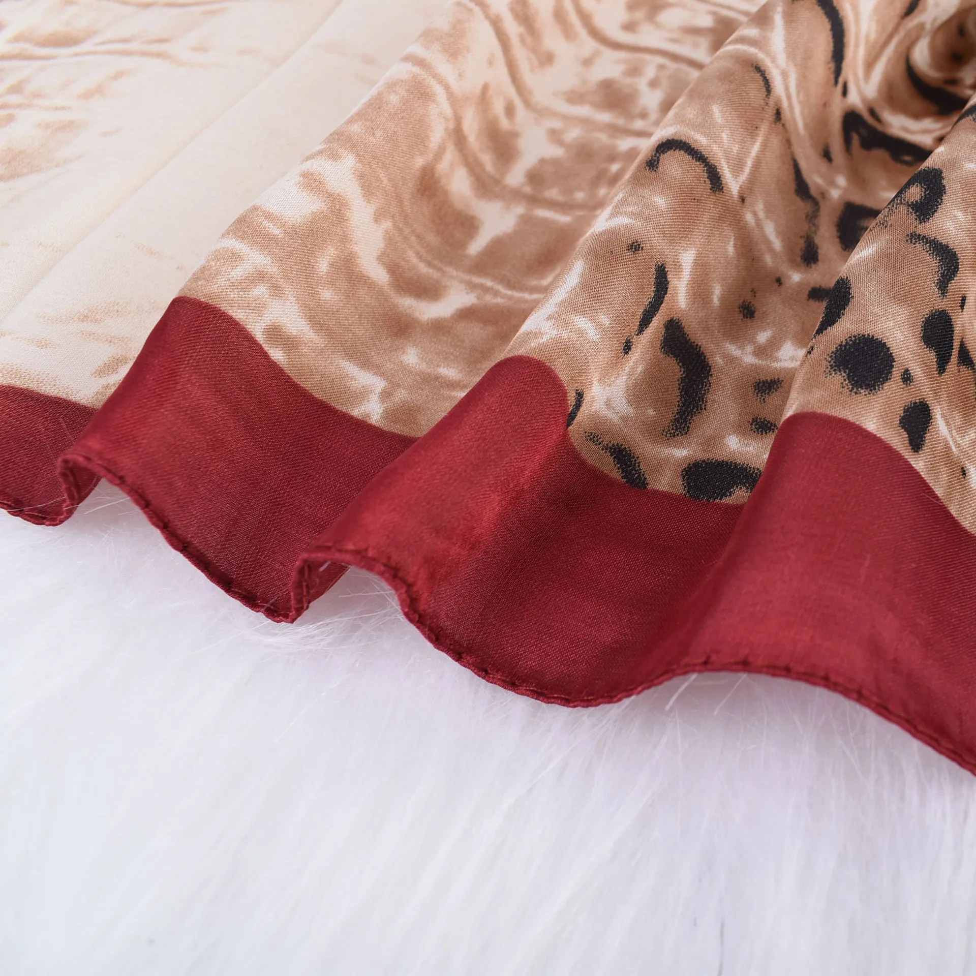 Шелковый Атласный роскошный квадратный шейный платок со змеиным принтом 70 см