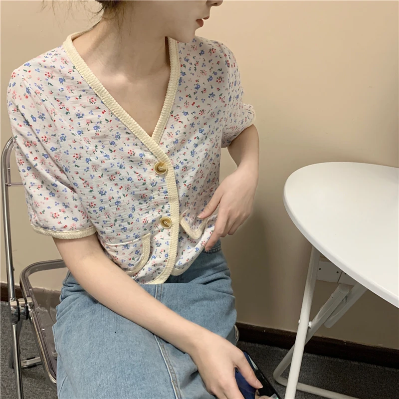 

Summer Blouse Short Sleeve Crop Tops Korean V Neck Loose Floral Sweet Blouses Woman Shirts Fashion Temperament Outwear Jakcet