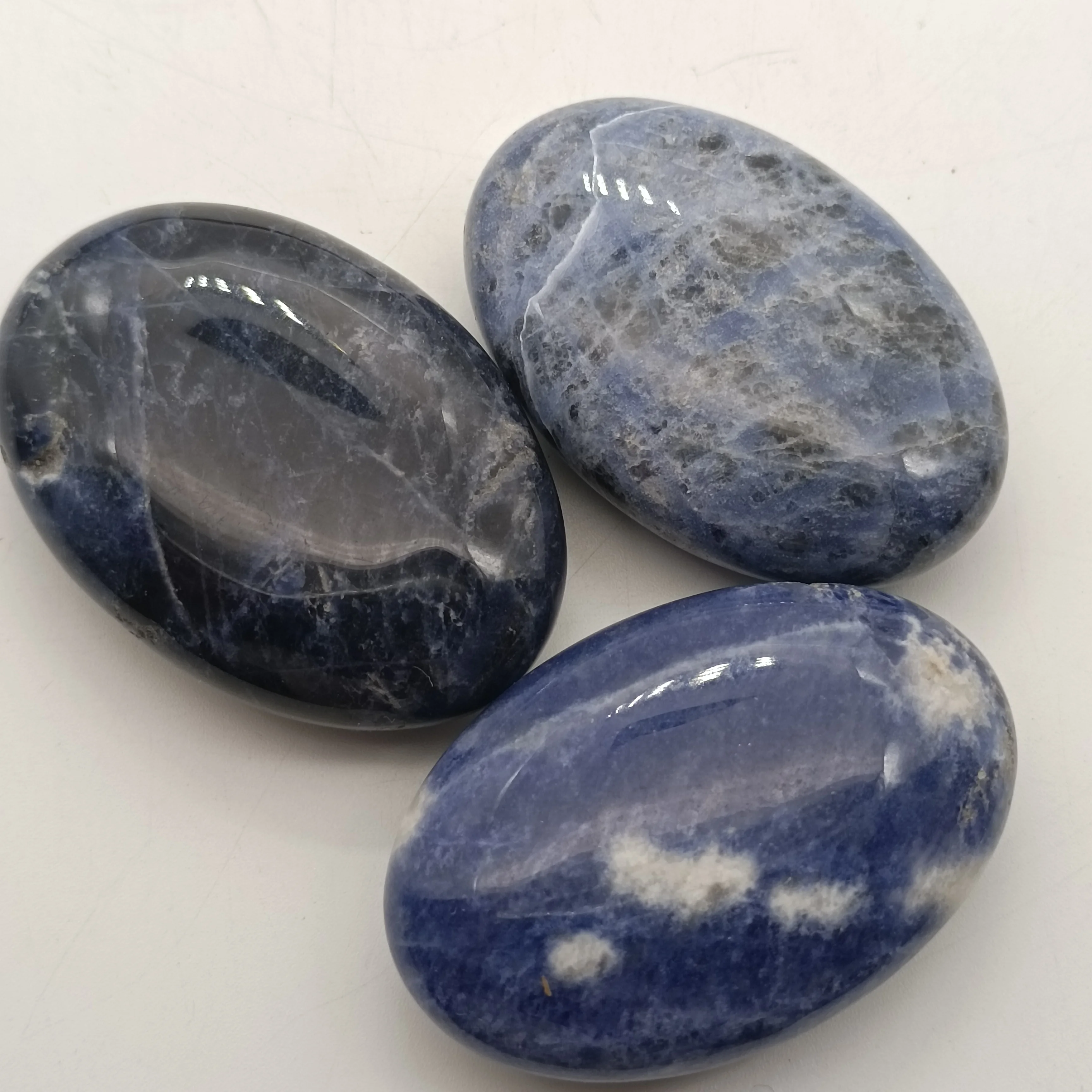 

3cm 1pc Natural Healing Crystals Gemstone Slice Reiki Sodalite Relaxing Palm Stone Slice Gifts and Energy decoration