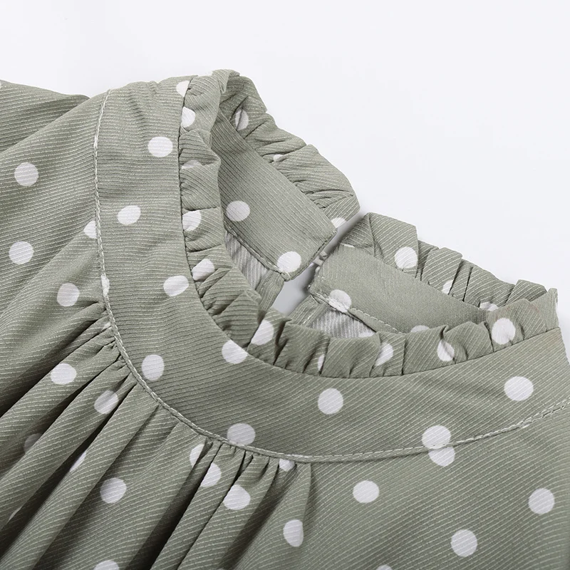 

2021 new female fashions dressed in short sleeves with v-neck short sleeve