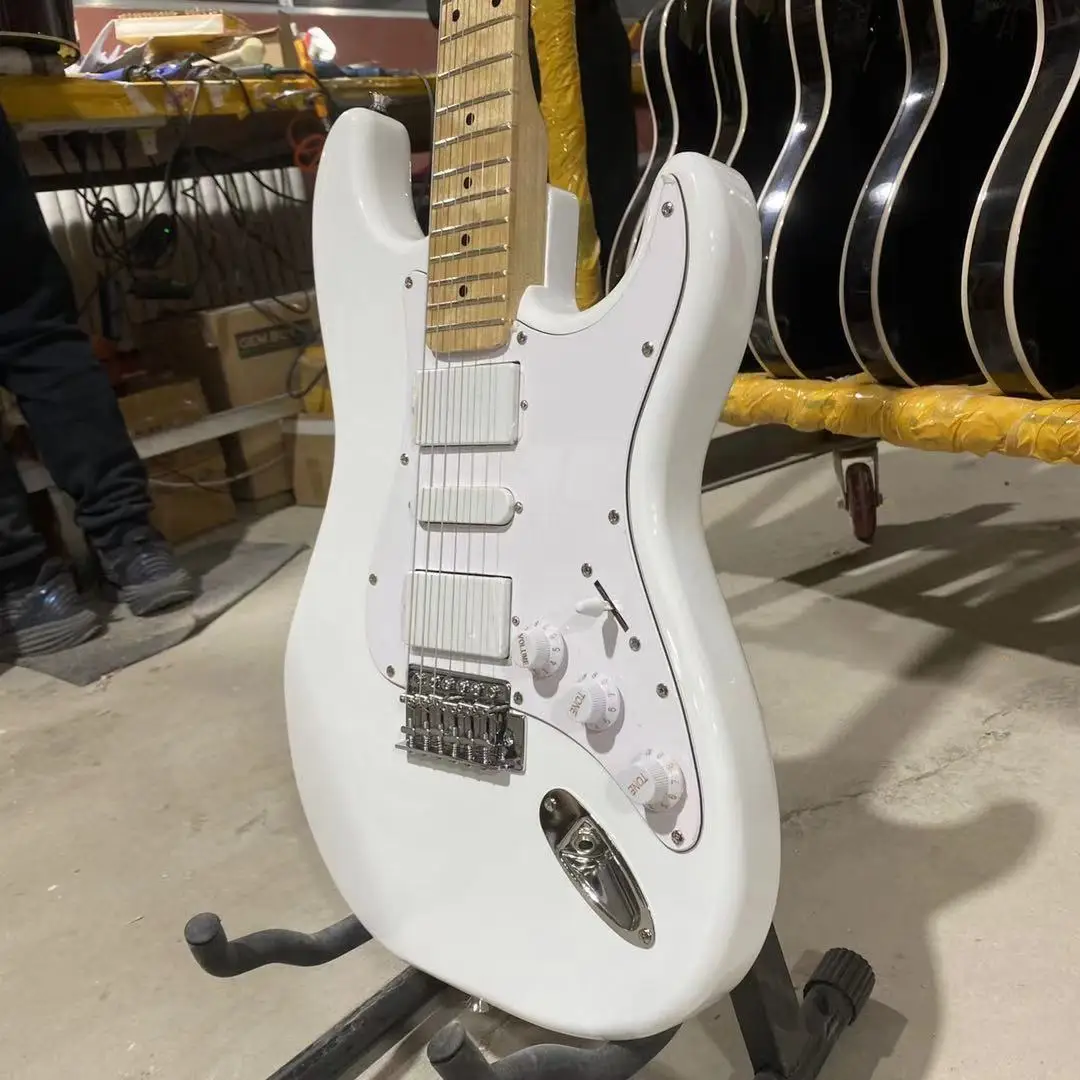 Электрогитара Strat белый корпус из липы Кленовая доска серебряная фурнитура