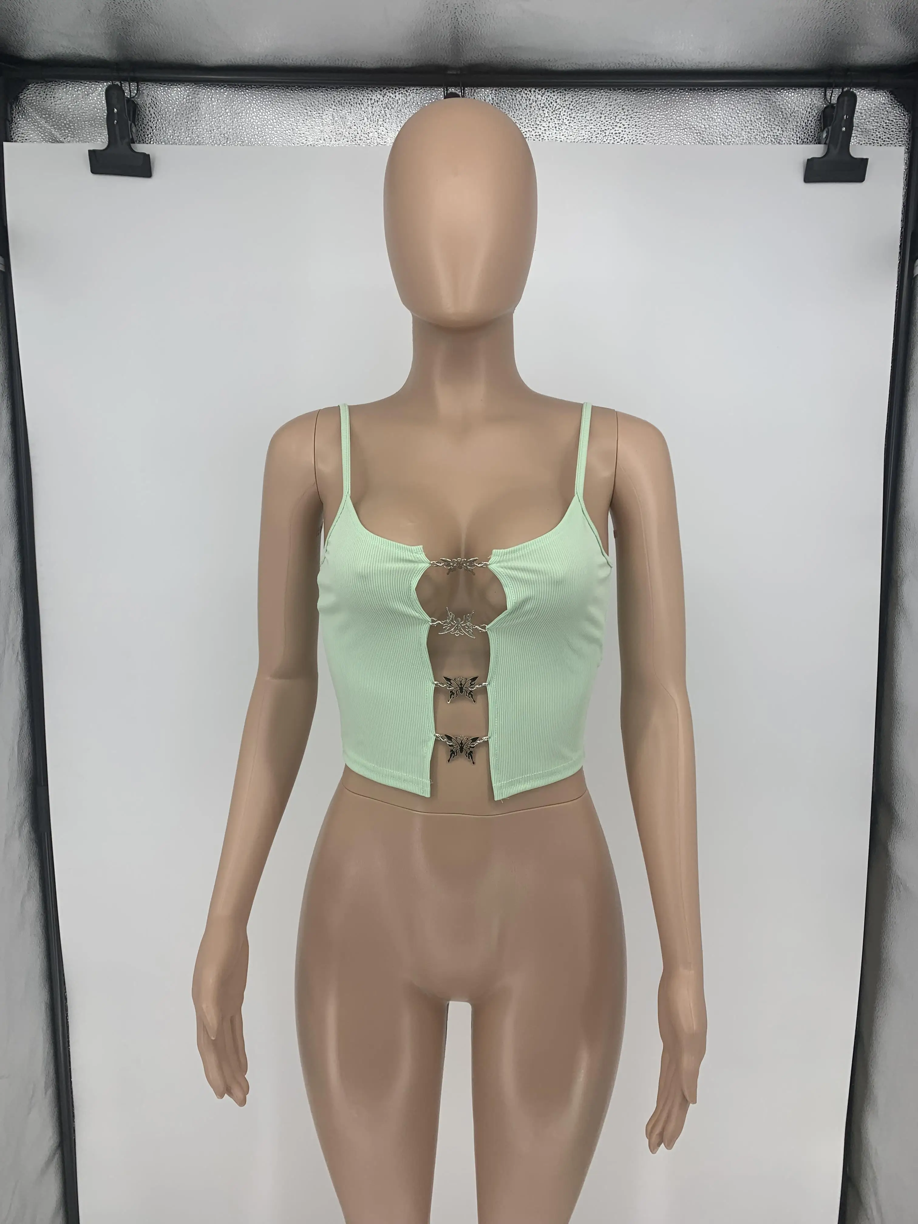 Топ женский летний в рубчик без рукавов на бретелях с бабочками - купить по