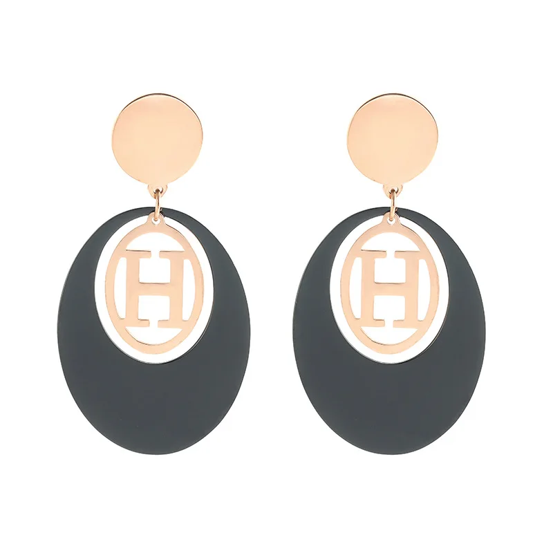

Classic Hollow H Size Round Earrings Rose Gold Taigang Earrings Titanium Steel English Letters temperament fashion wild decorati