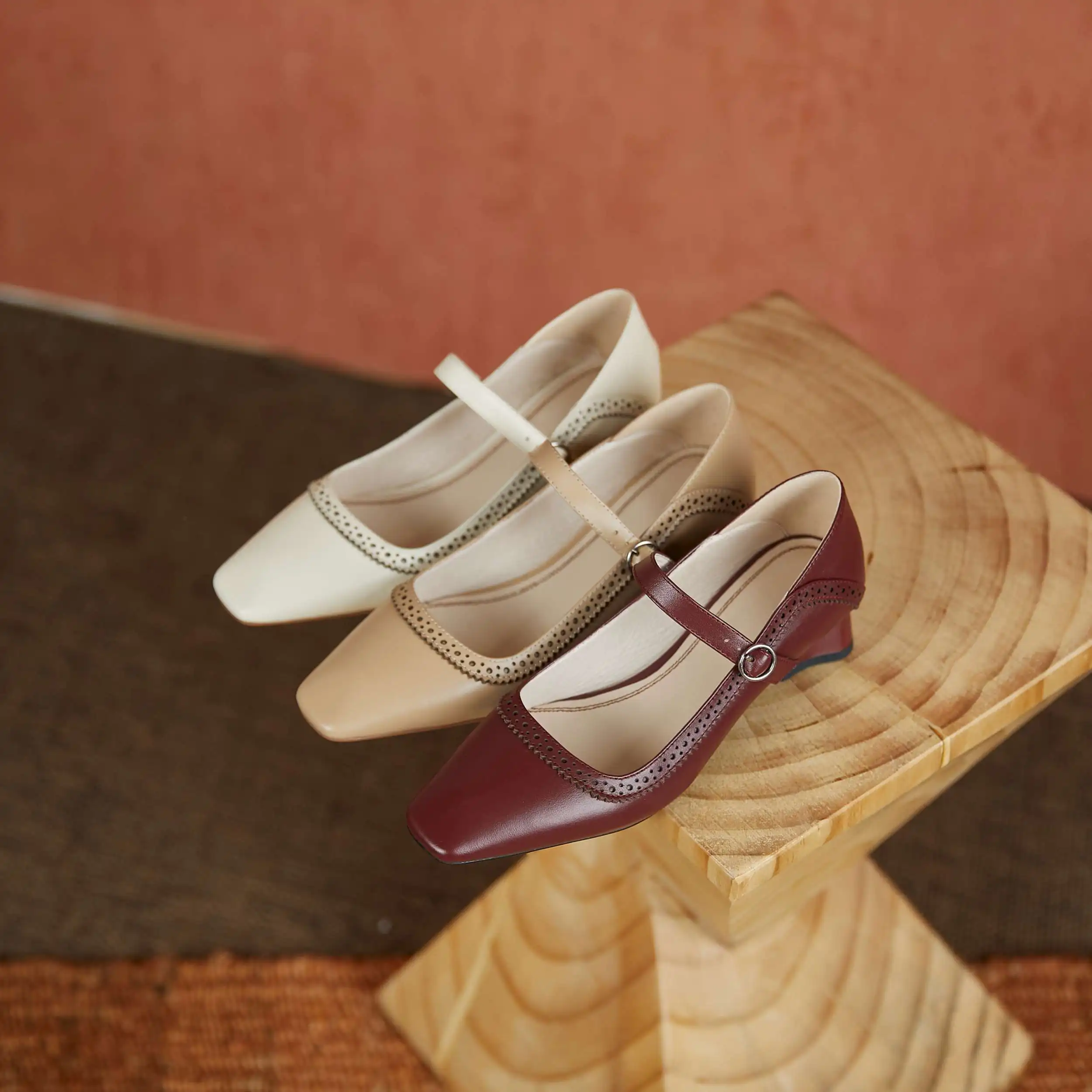 

Krazing Pot vintage full grain leather carving dating comfortable square toe med heel buckle straps young lady women pumps L30