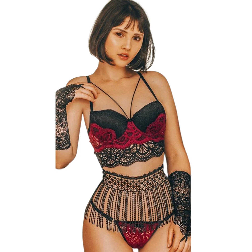 Комплект женского нижнего белья из 3 предметов привлекательный кружевной