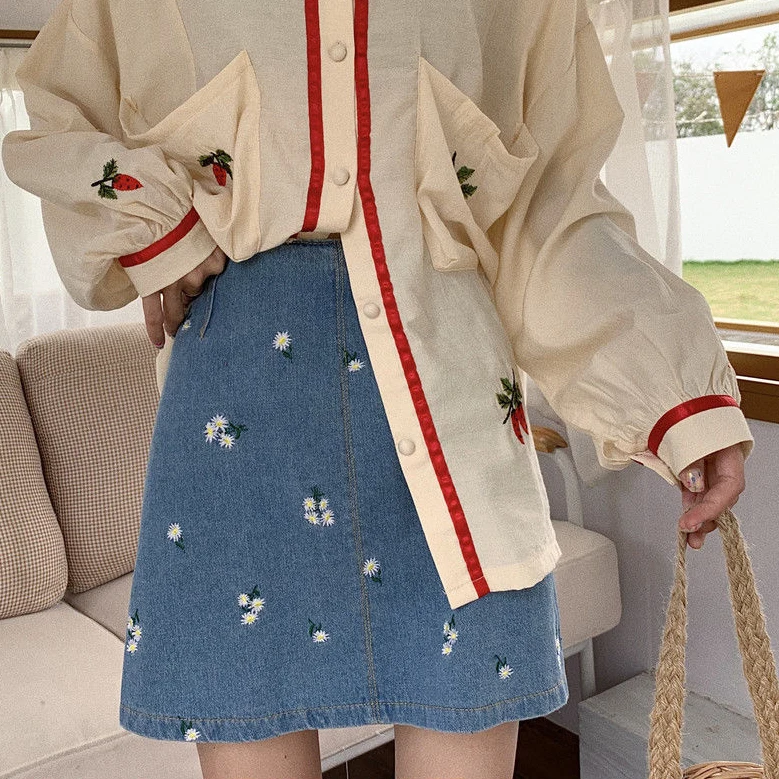 

2021 new spring Korean daisy embroidery denim skirt female high waist bag hip skirt Cotton Floral Straight Distressed