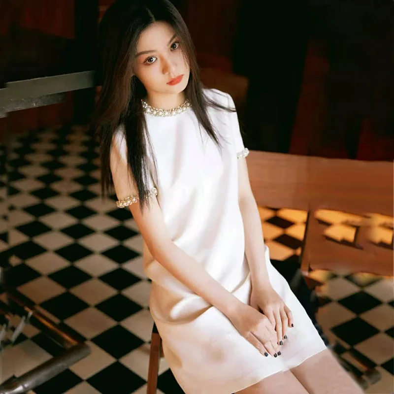 

2021 High Fashion Dress Designer White Dress for Women Pearls Beaded Round Neck Short Sleeve Loose Straight Black Dress Vestido