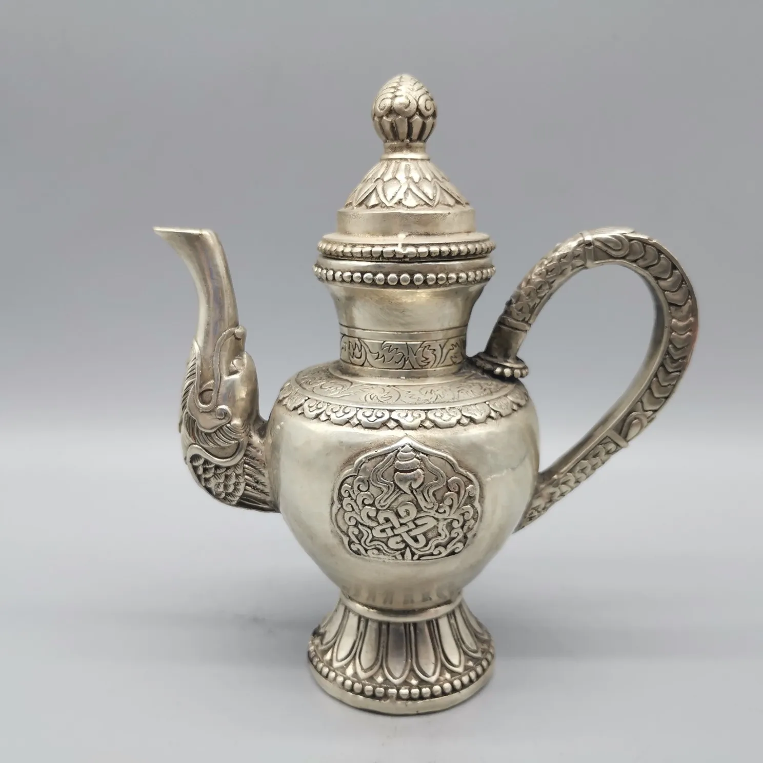 

Китайская бронзовая резьба, тибетский серебряный чайник с драконом, статуя животного