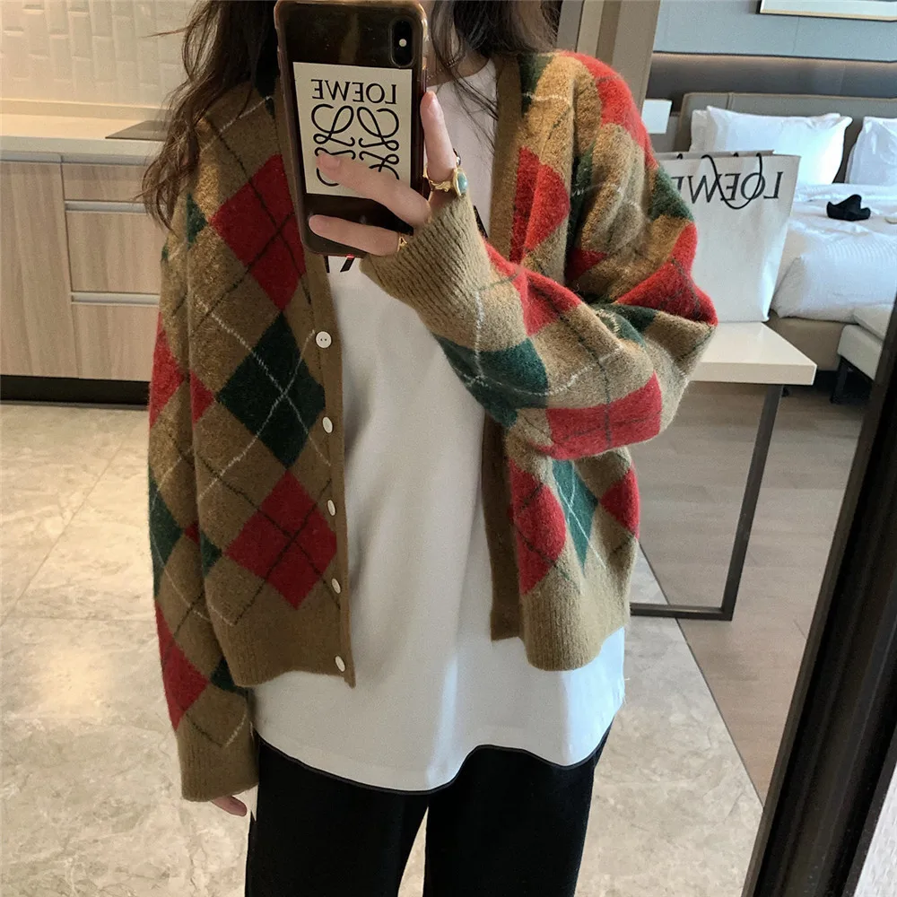 

2021 autumn new style Lingge knitted cardigan coat women's winter sweater base coat retro V-neck top