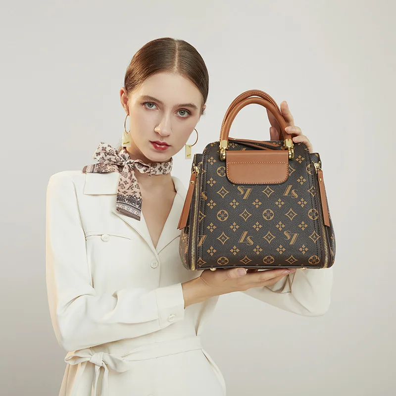 Runway designer Leather Women's bags high quality 2021 new fashion chain bucket handbags one-shoulder messenger bag travel bag