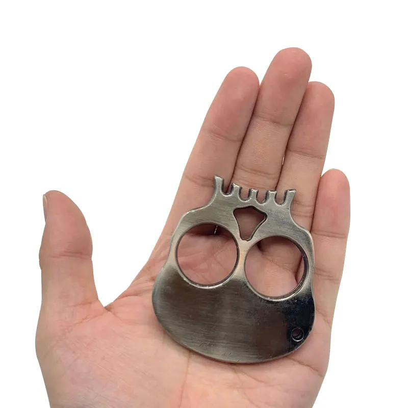 

Outdoor EDC Alloy Defense Skull Keychian Hand Tool Supplies Personal Survical Gear Anti-wolf for Women Gift For Men Wholesale