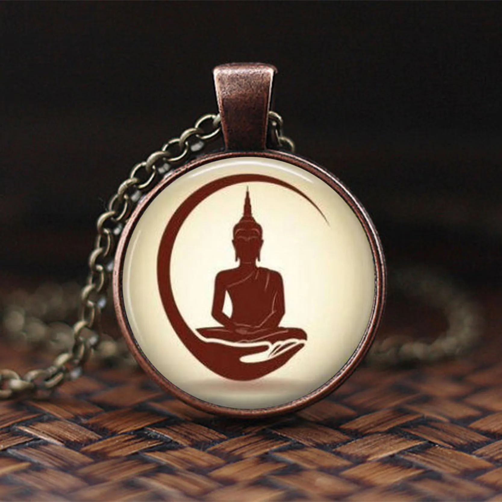 Индивидуальный ретро стеклянный подвесной брелок Медитирующий Будда ожерелье