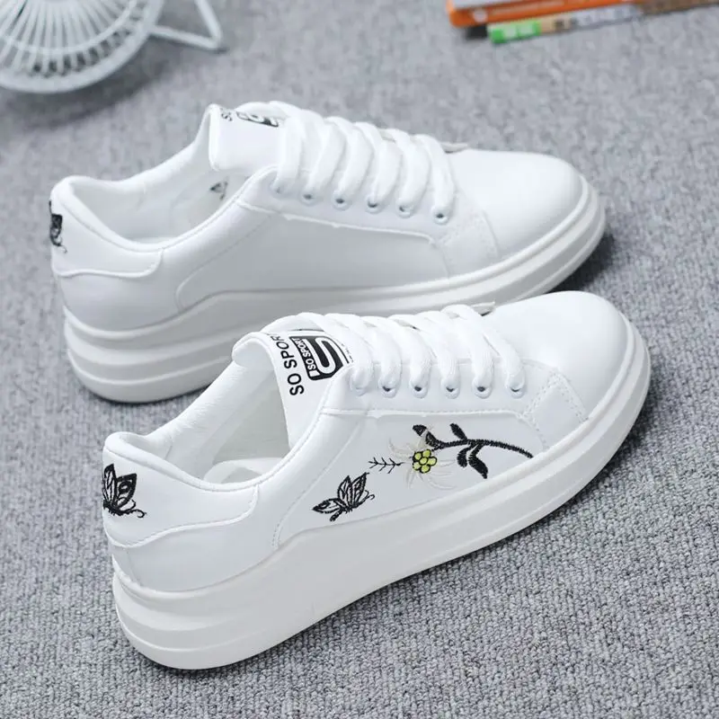 

2021 Fashion Women Casual Shoes New Spring Women White Shoes Fashion Embroidered Breathable Lace-Up Women Sneakers