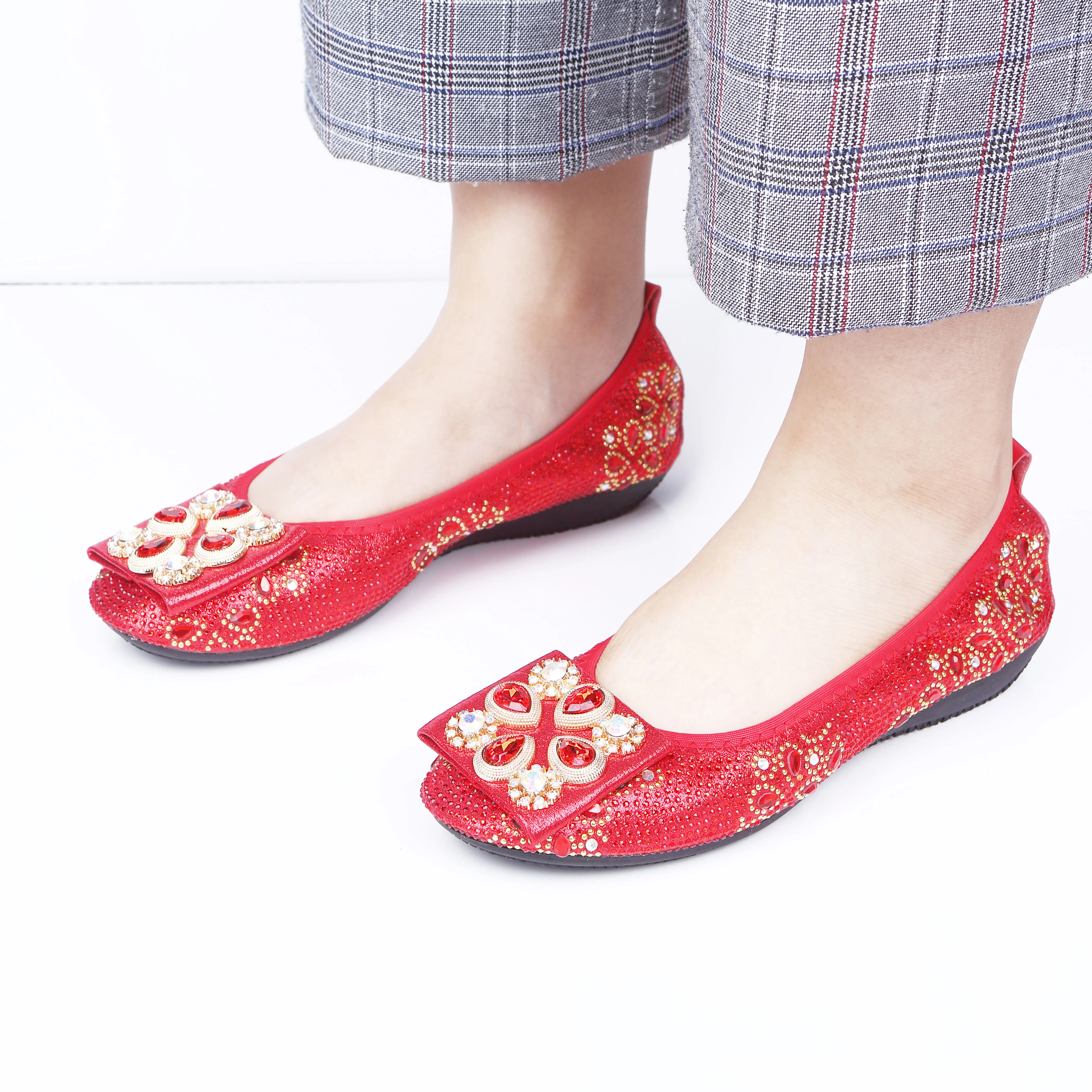 Top Sale Plus Size 43 44 45 European Women Flats Party Shiny Shoes Matching Dress Flat Shoes African Ladies Flats Banana Shoes