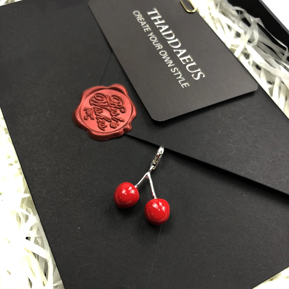 Женский браслет с подвеской в виде вишни простого дизайна из стерлингового