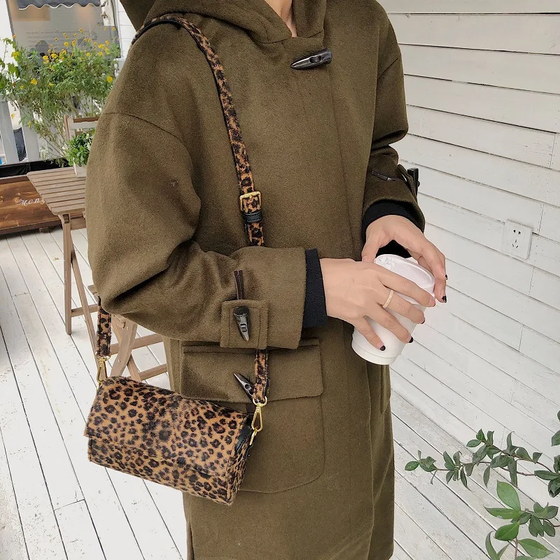 

Luxury Handbags Brand Designer 2020 Winter New Leopard Print Shoulder Bag Large Capacity Crossbody Bag Women Fashion Plush Totes